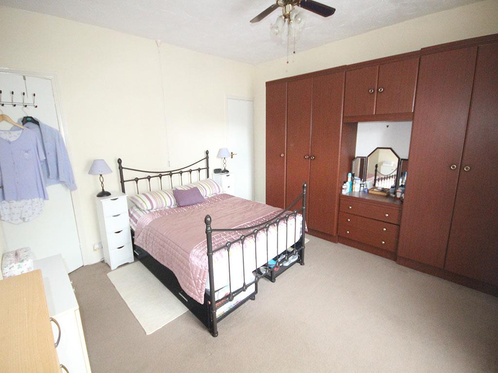 2 bedroom end terrace house SSTC in Earby - IMG_3297.jpg